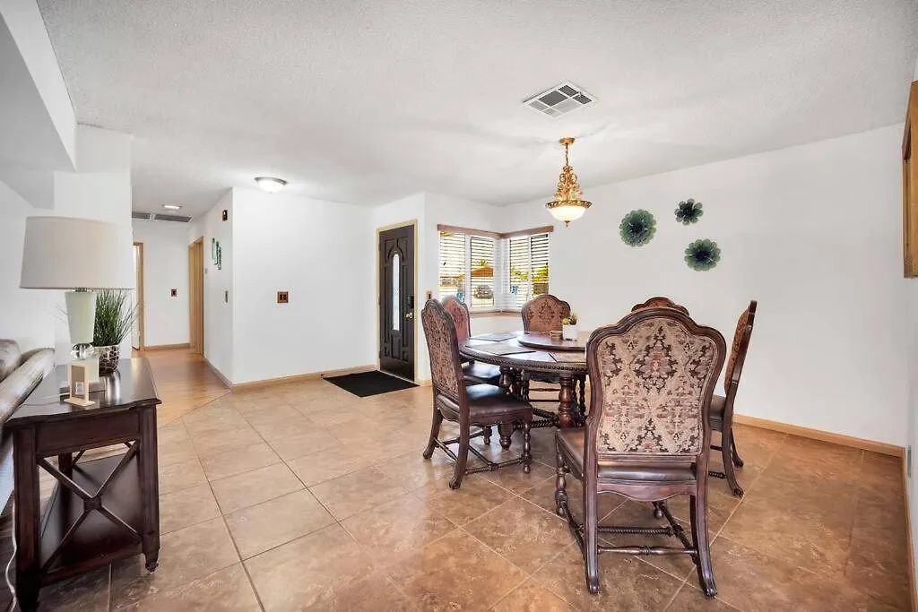 Centrally Located Spacious Vacation Hom 13 M Strip ラスベガス 別荘